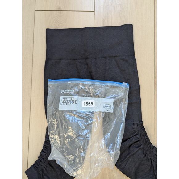 Lululemon Size 2 In The Flow Crop Leggings Heathered Black Activewear Pull On - Picture 8 of 10